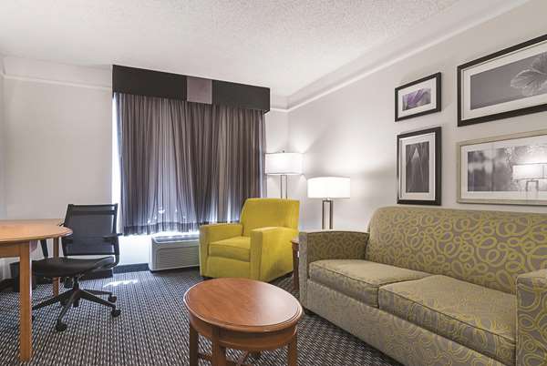 Suite - La Quinta Inn & Suites South Square Durham