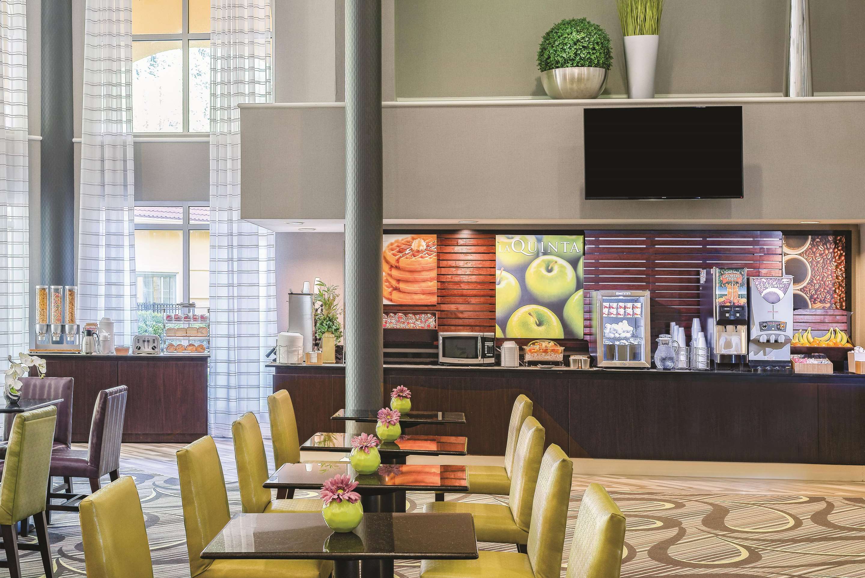Property amenity | La Quinta Inn & Suites by Wyndham Univ Area Chapel Hill