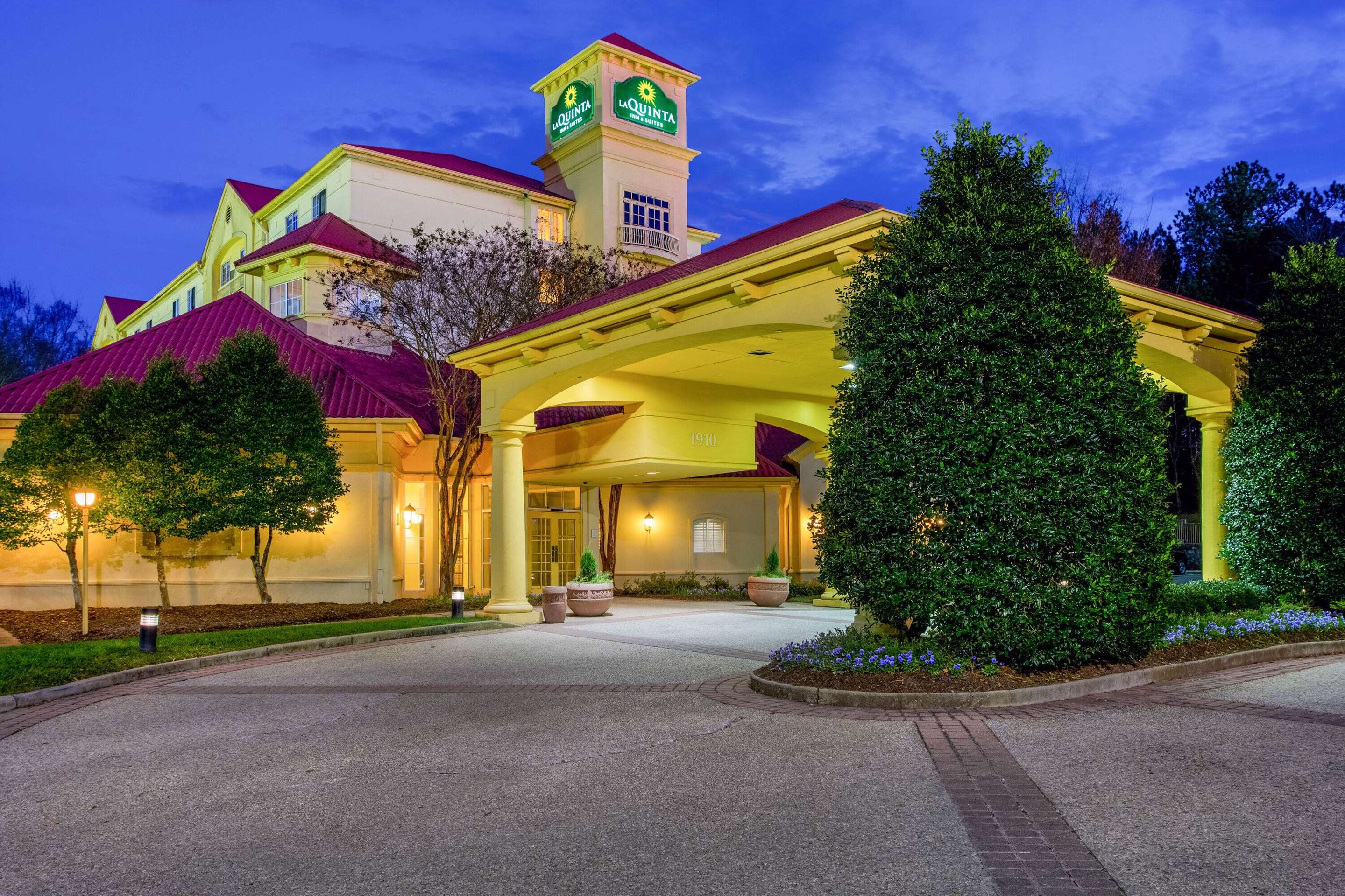 Exterior | La Quinta Inn & Suites by Wyndham Raleigh/Durham Southpoint