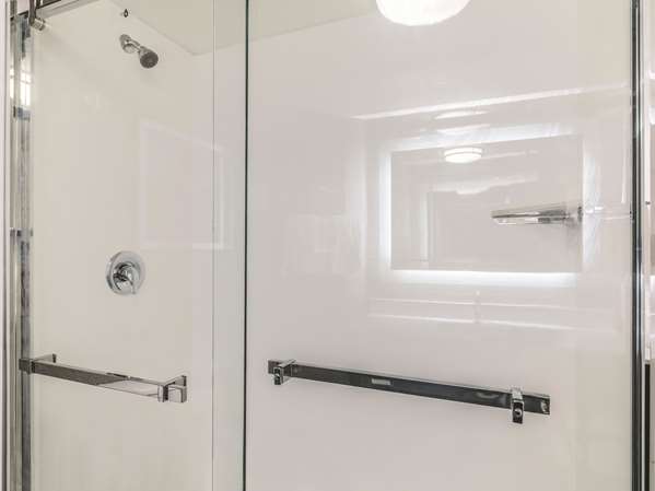  - La Quinta Inn & Suites Airport Austin