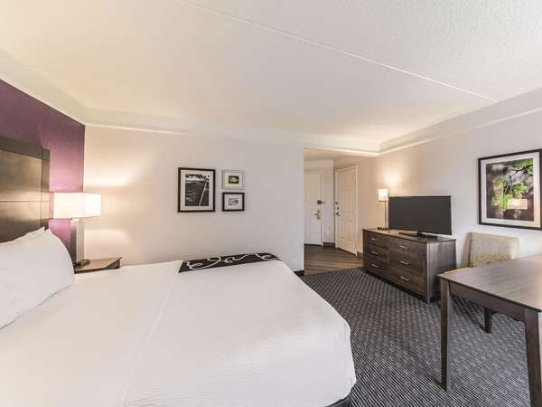  - La Quinta Inn & Suites Airport Austin