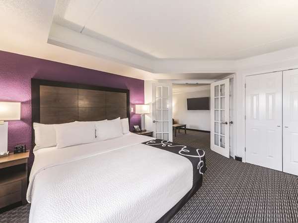 Suite - La Quinta Inn & Suites Airport Austin