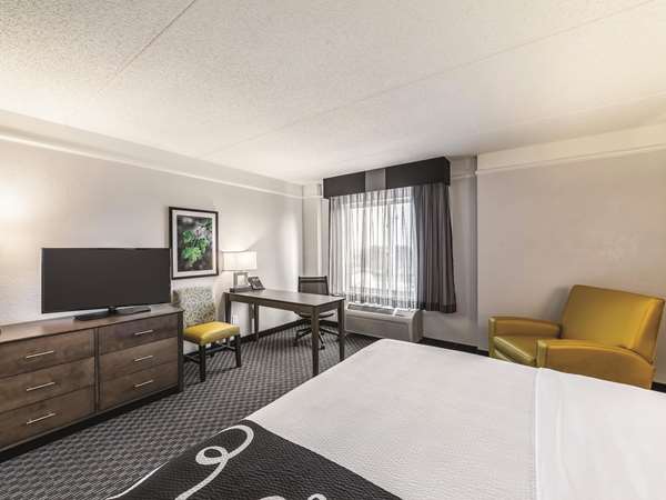  - La Quinta Inn & Suites Airport Austin