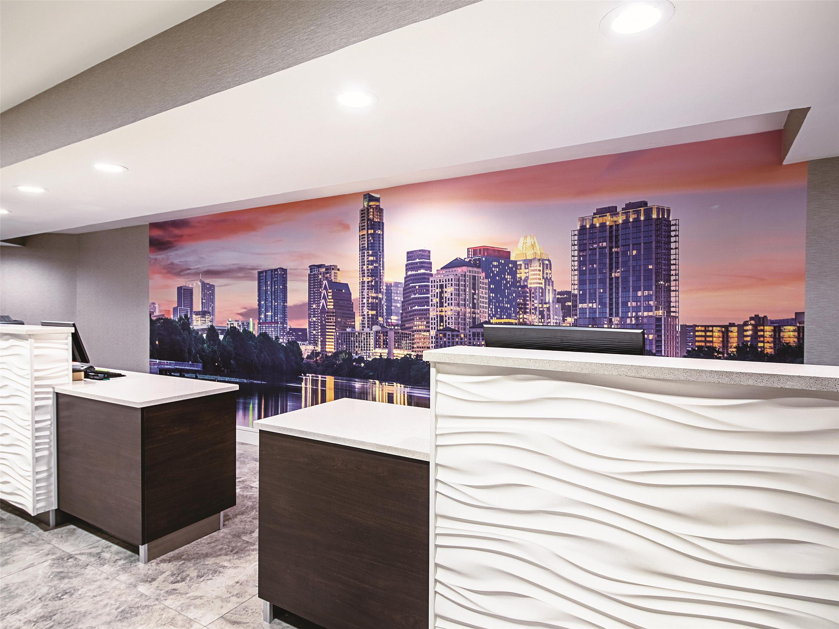 Lobby | La Quinta Inn & Suites by Wyndham Austin Airport