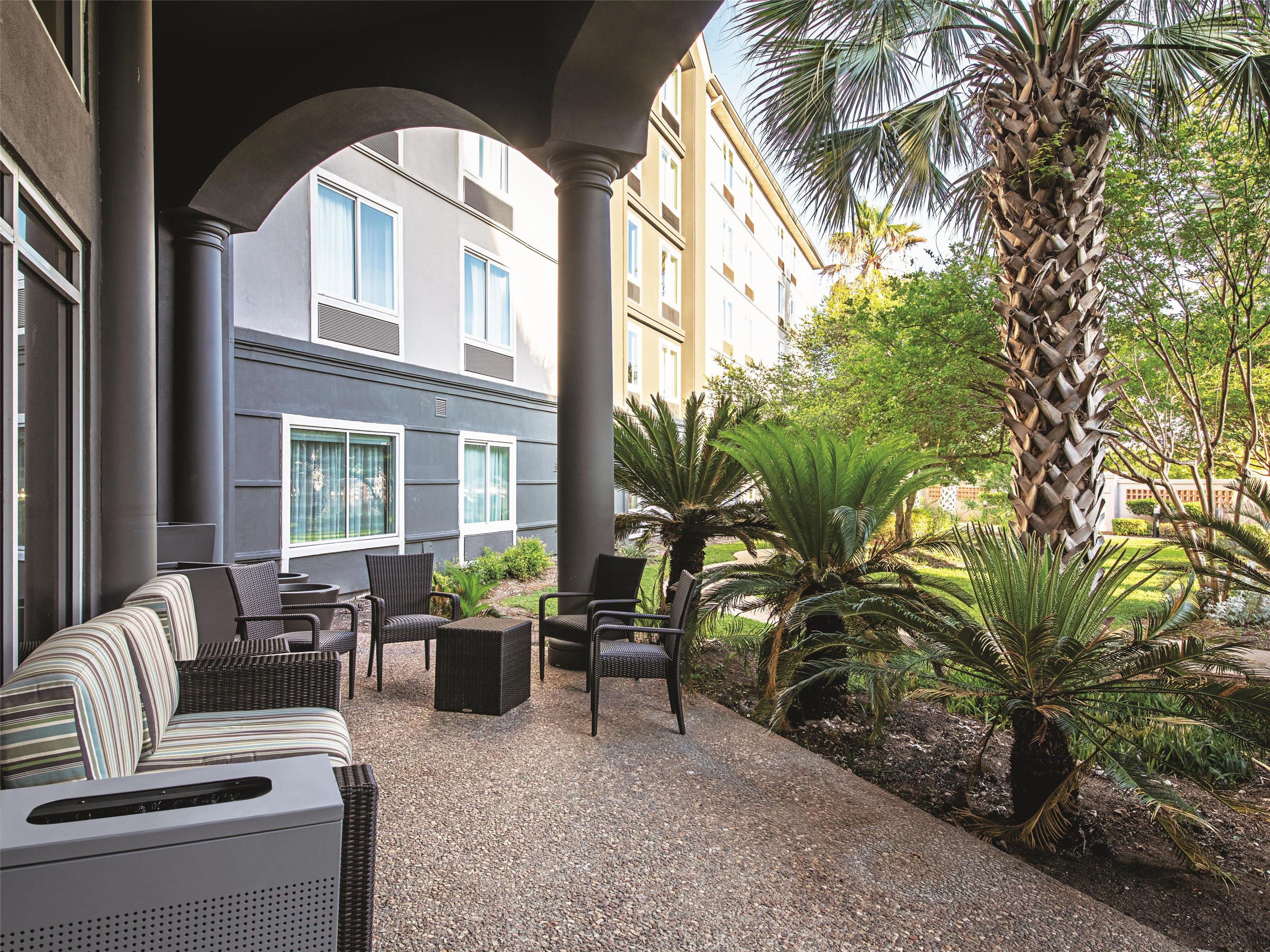 Exterior | La Quinta Inn & Suites by Wyndham Austin Airport