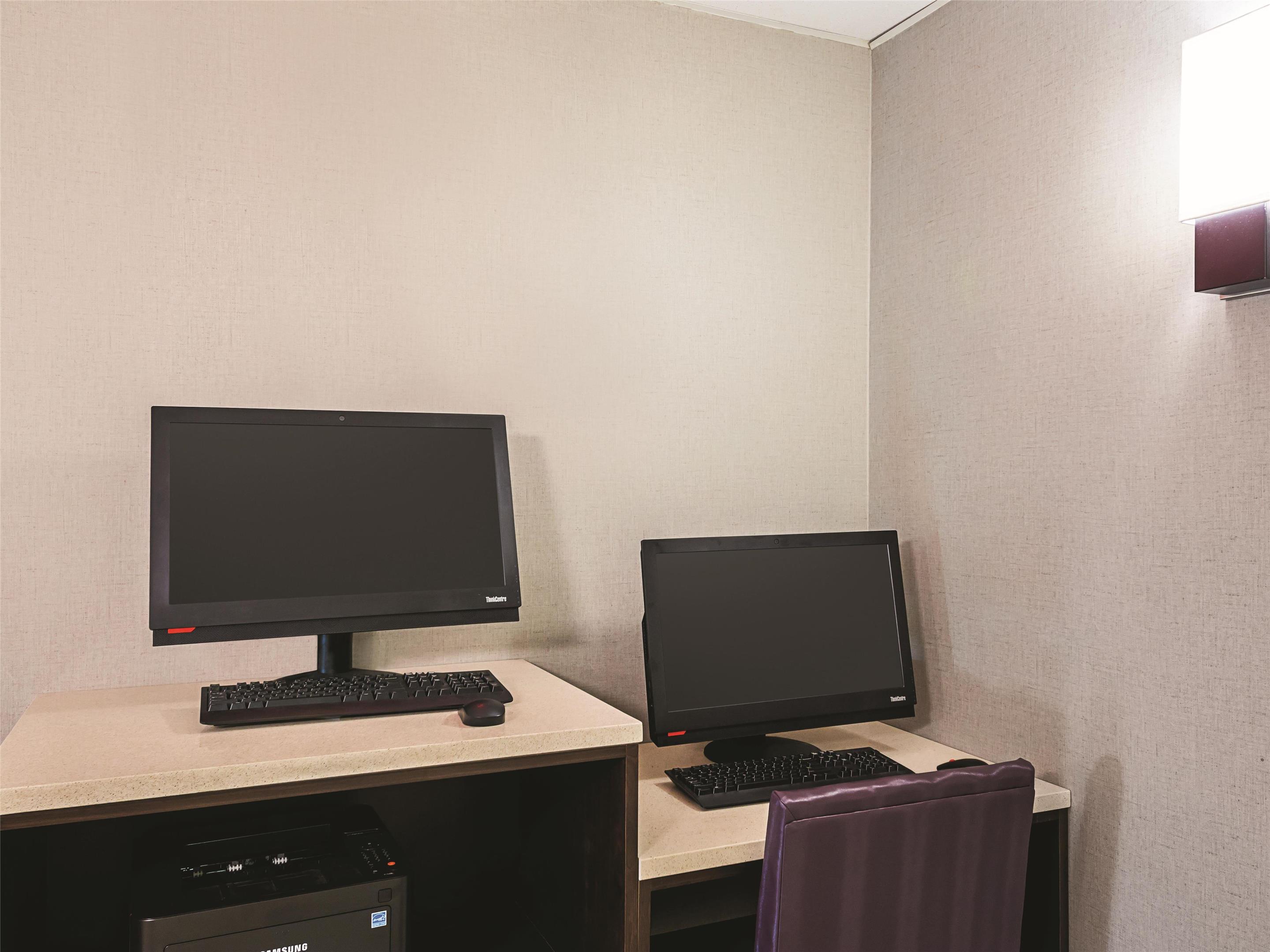Business Center | La Quinta Inn & Suites by Wyndham Austin Airport