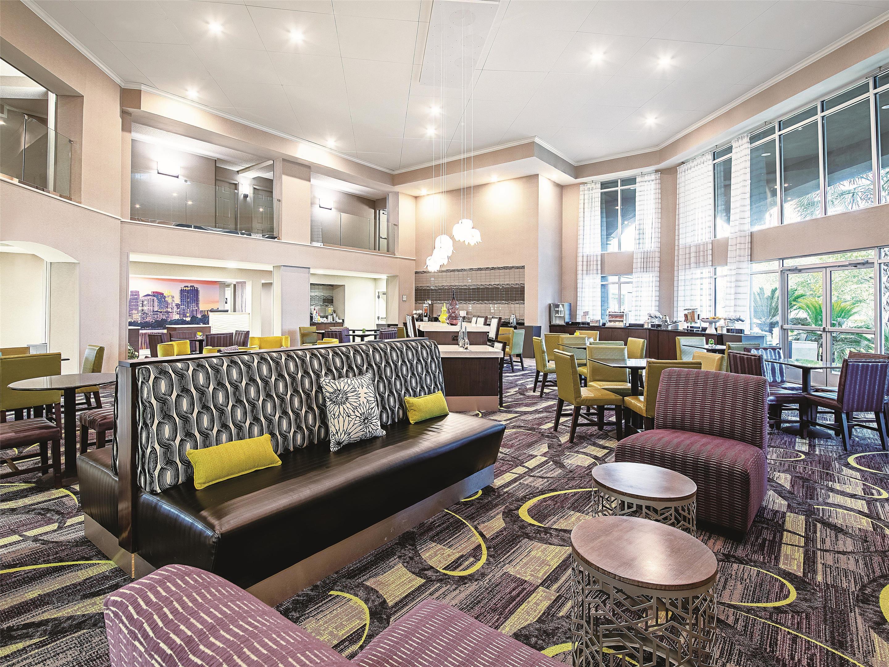 Lobby | La Quinta Inn & Suites by Wyndham Austin Airport