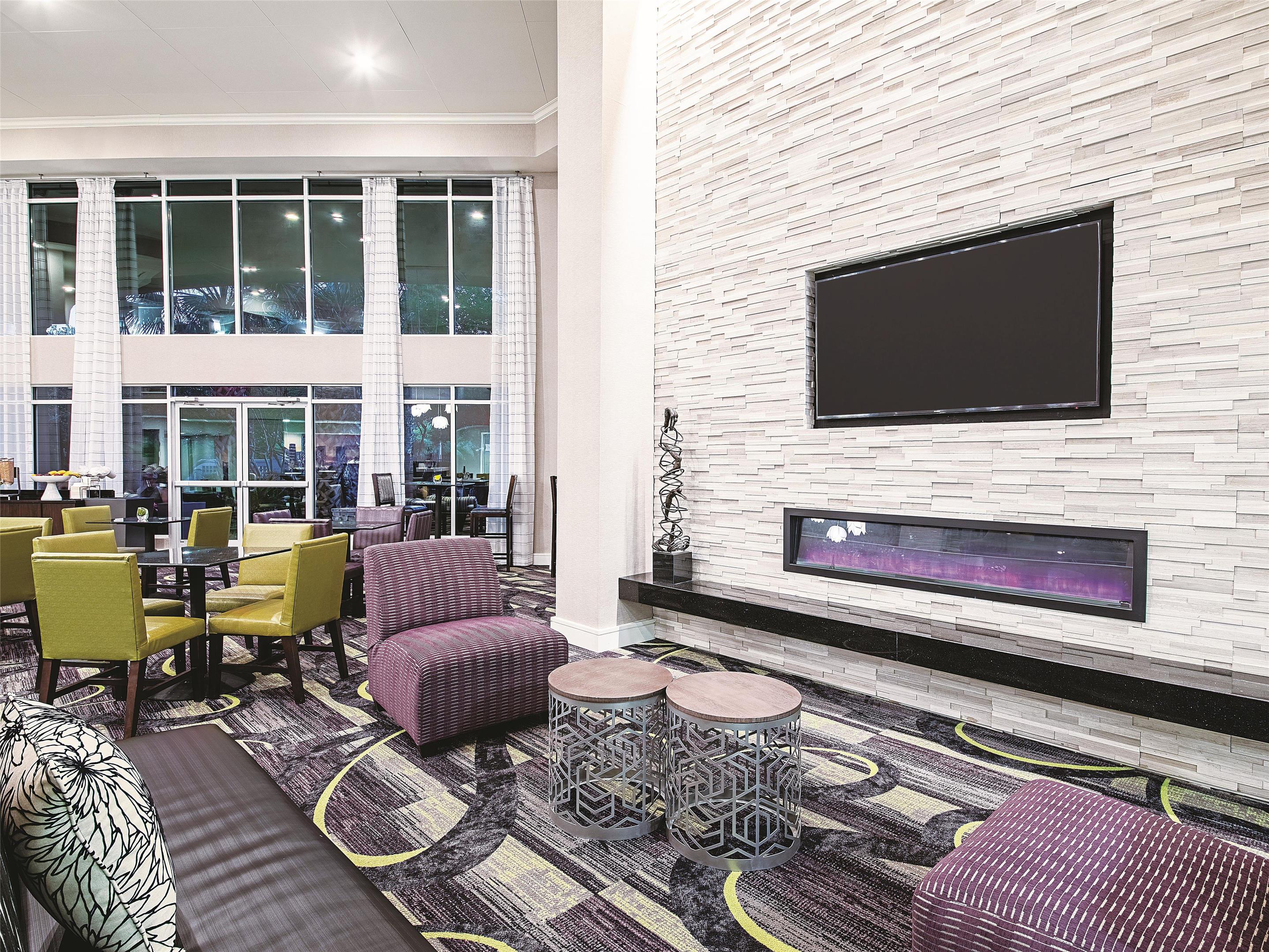 Lobby | La Quinta Inn & Suites by Wyndham Austin Airport