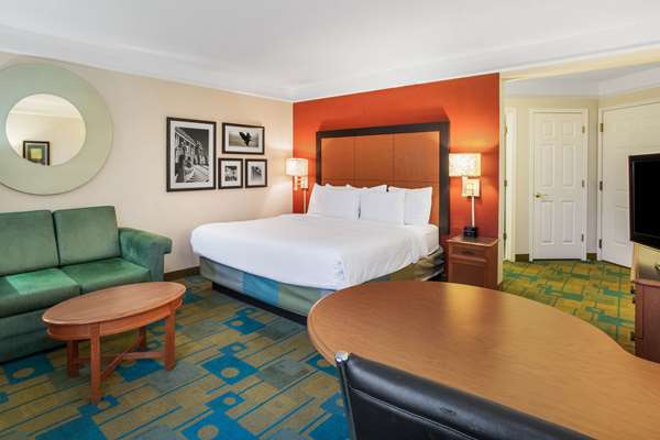 Suite - La Quinta Inn & Suites Greensboro - I-40, Exit 214