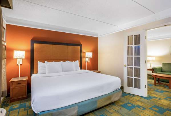 Suite - La Quinta Inn & Suites Greensboro - I-40, Exit 214