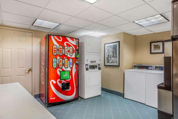 Amenities - La Quinta Inn & Suites Greensboro - I-40, Exit 214