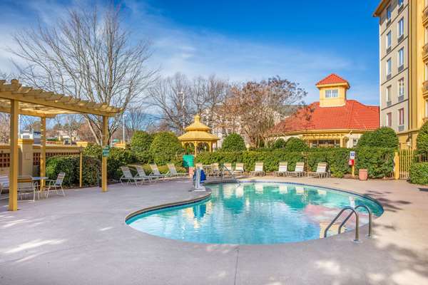 Pool - La Quinta Inn & Suites Greensboro - I-40, Exit 214