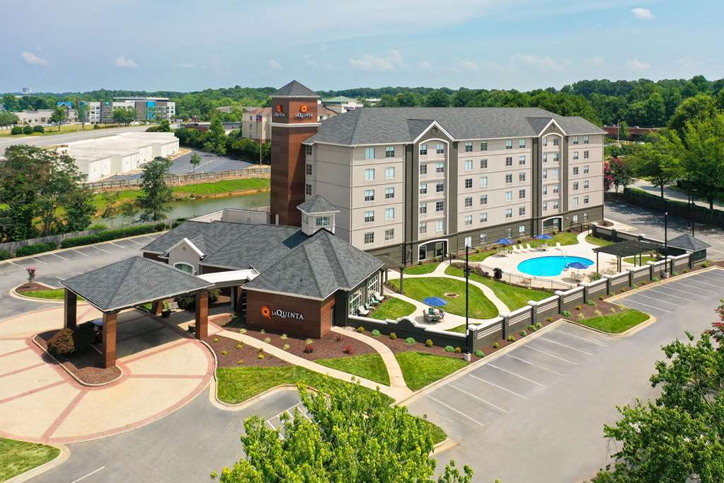La Quinta Inn & Suites Greensboro