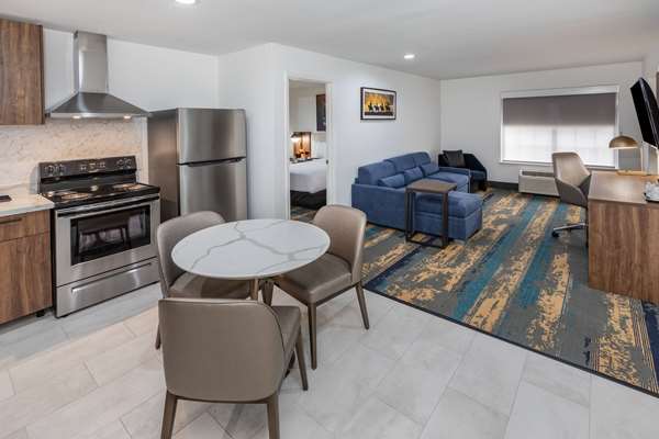 Suite - La Quinta Inn & Suites Rio Grande Valley Pharr