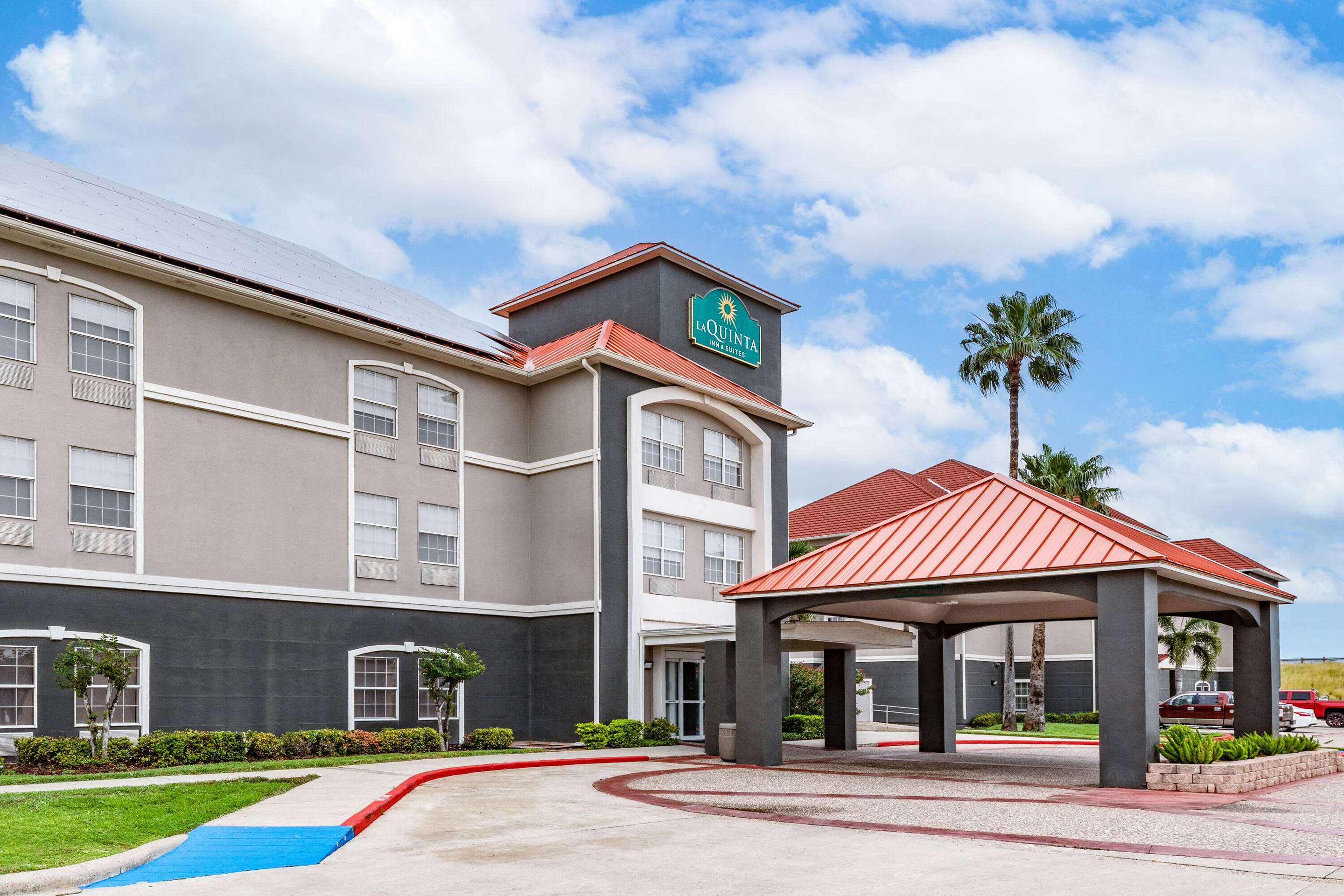 Exterior | La Quinta Inn & Suites by Wyndham Pharr RGV Medical Center