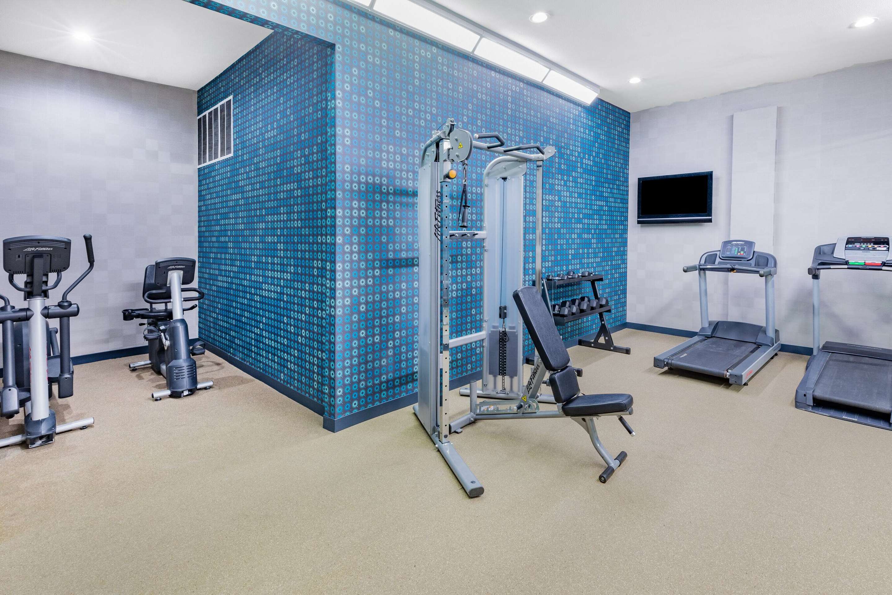 Health club fitness center gym | La Quinta Inn & Suites by Wyndham Pharr RGV Medical Center