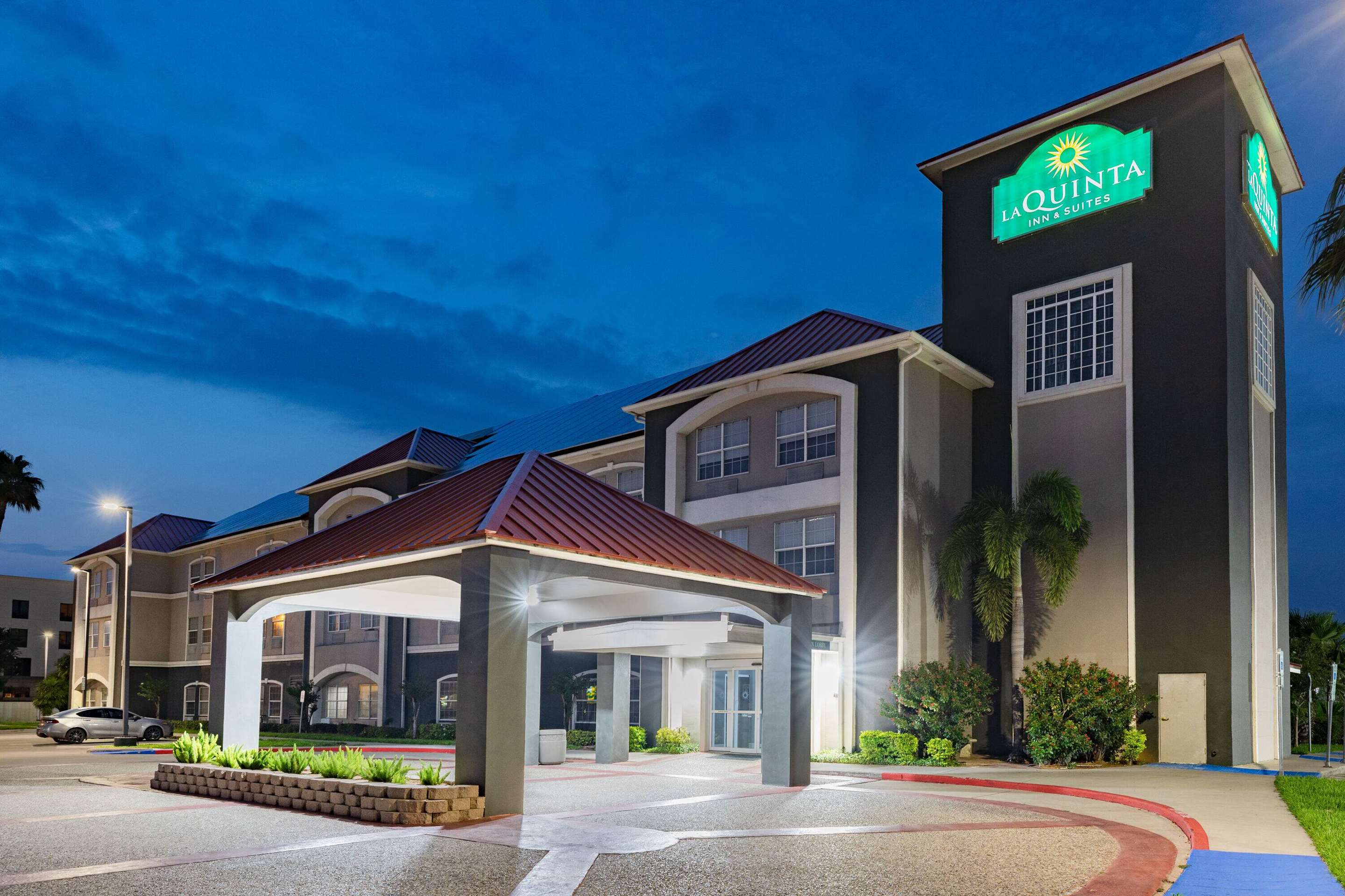 Exterior | La Quinta Inn & Suites by Wyndham Pharr RGV Medical Center