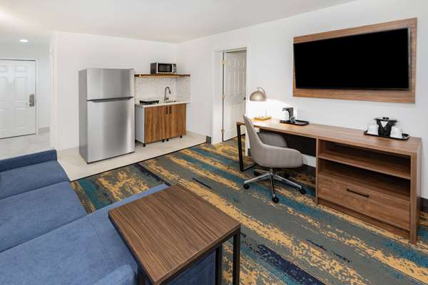 Suite - La Quinta Inn & Suites Rio Grande Valley Pharr