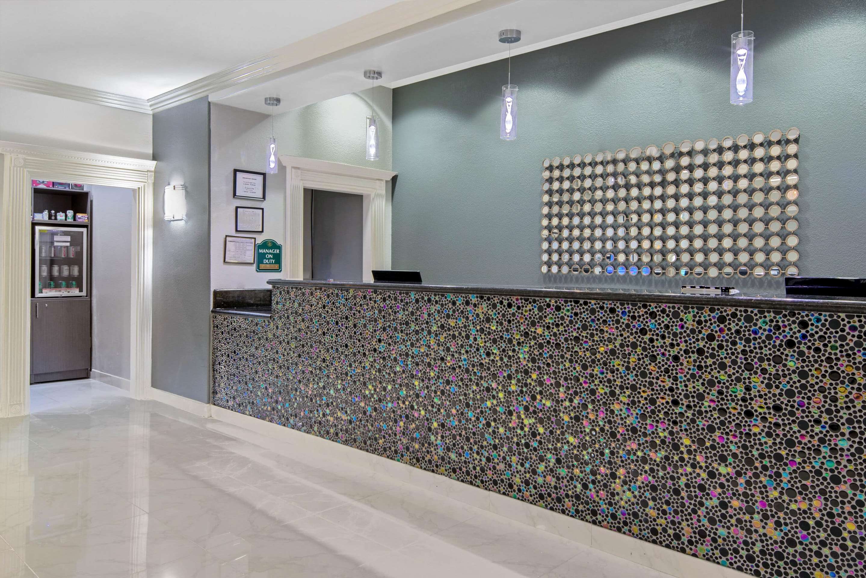 Lobby | La Quinta Inn & Suites by Wyndham Brownsville North
