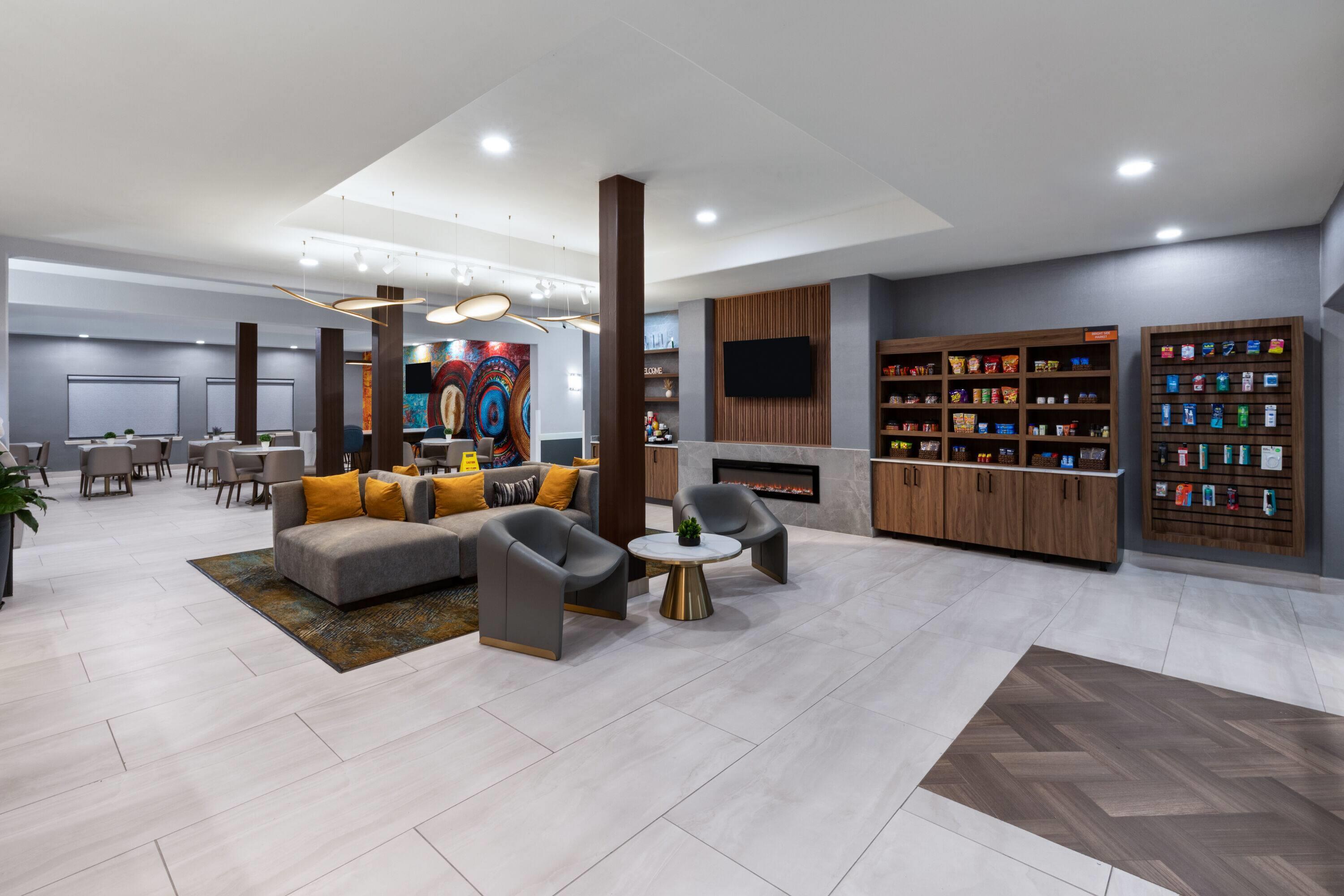 Lobby | La Quinta Inn & Suites by Wyndham Brownsville North