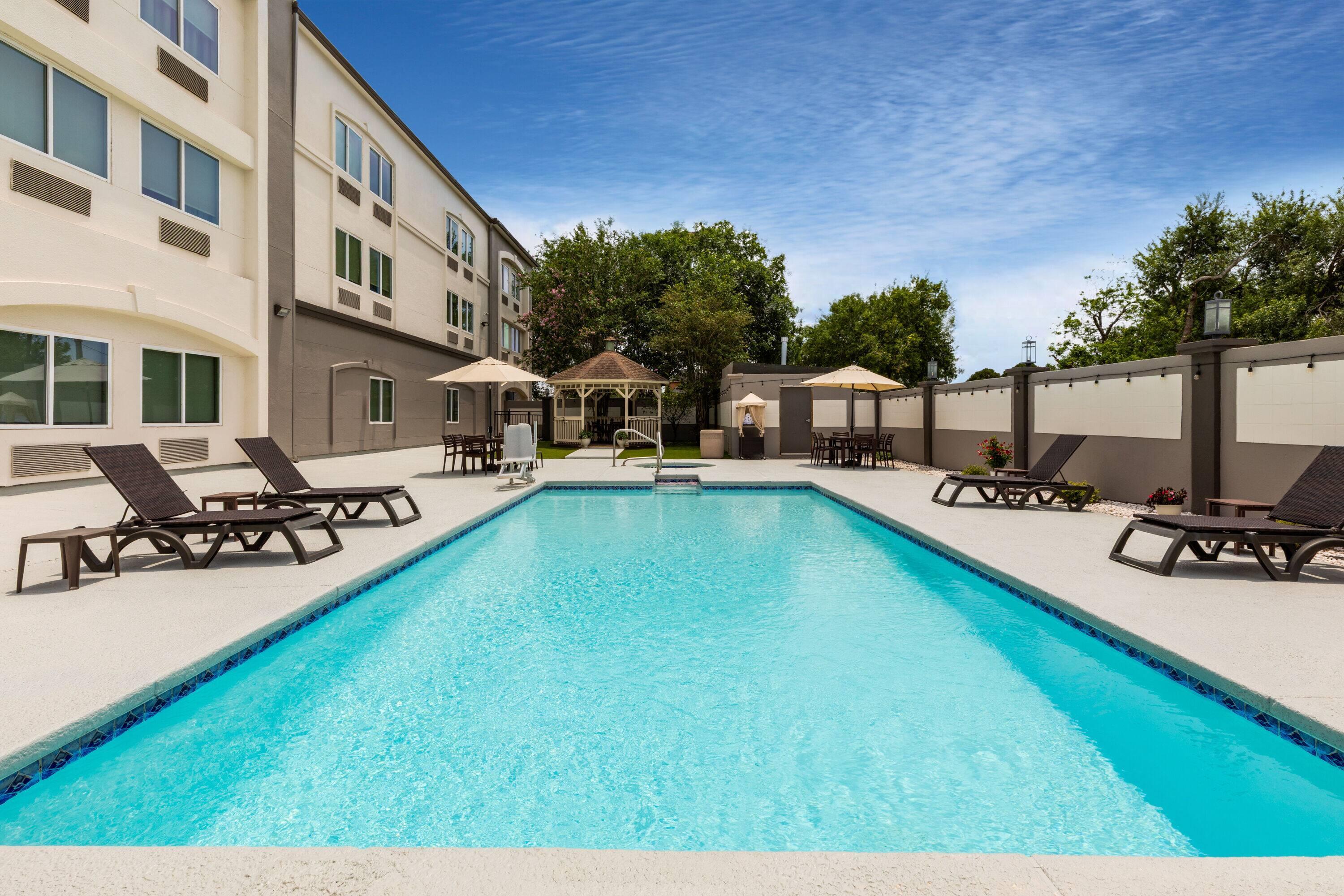Pool - indoor | La Quinta Inn & Suites by Wyndham Brownsville North
