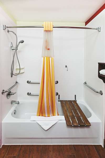  - La Quinta Inn & Suites Weatherford - I-20, Exit 408