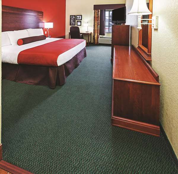  - La Quinta Inn & Suites Weatherford - I-20, Exit 408