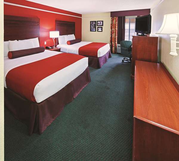  - La Quinta Inn & Suites Weatherford - I-20, Exit 408