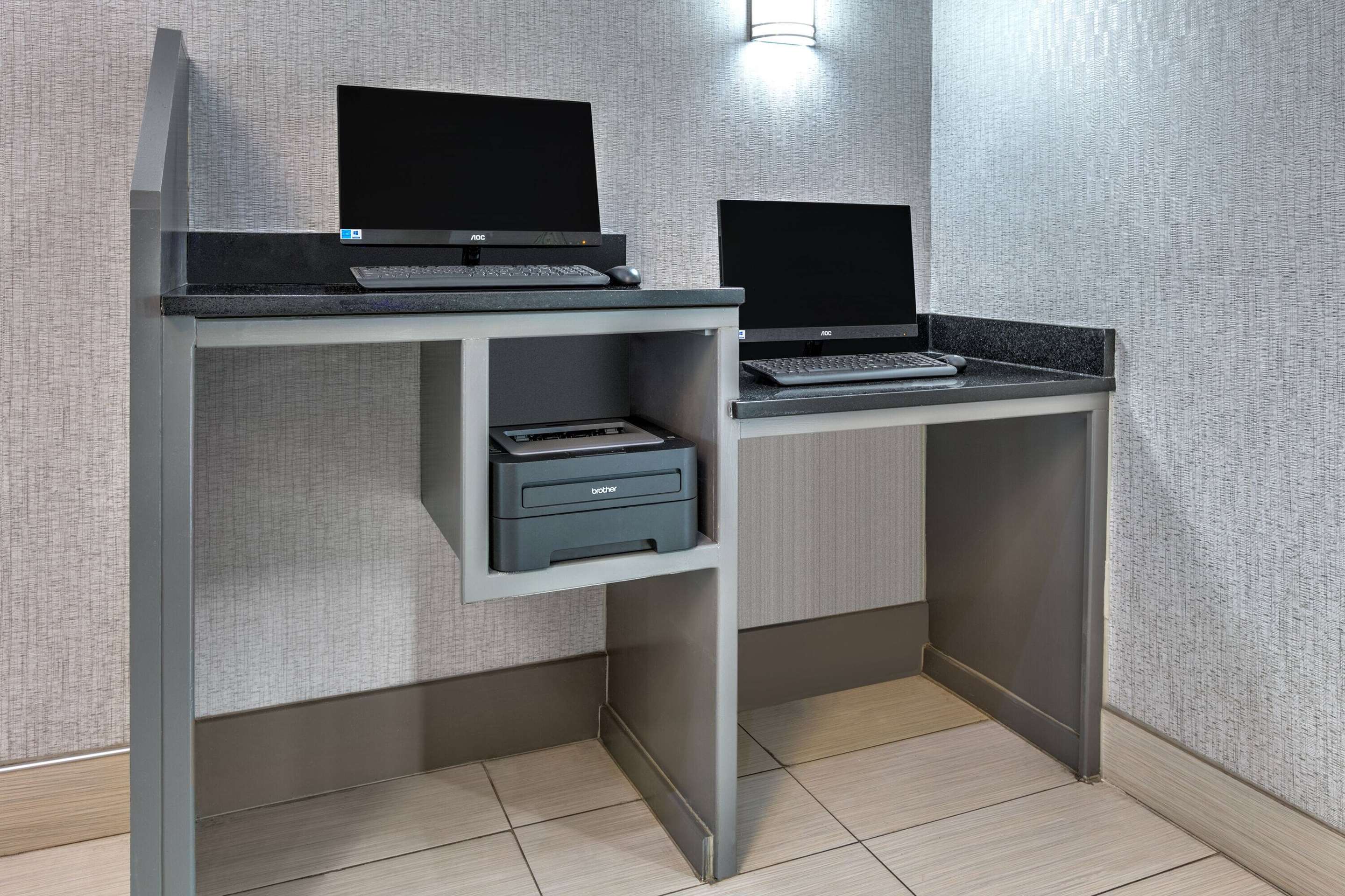Business Center | La Quinta Inn & Suites by Wyndham Weatherford
