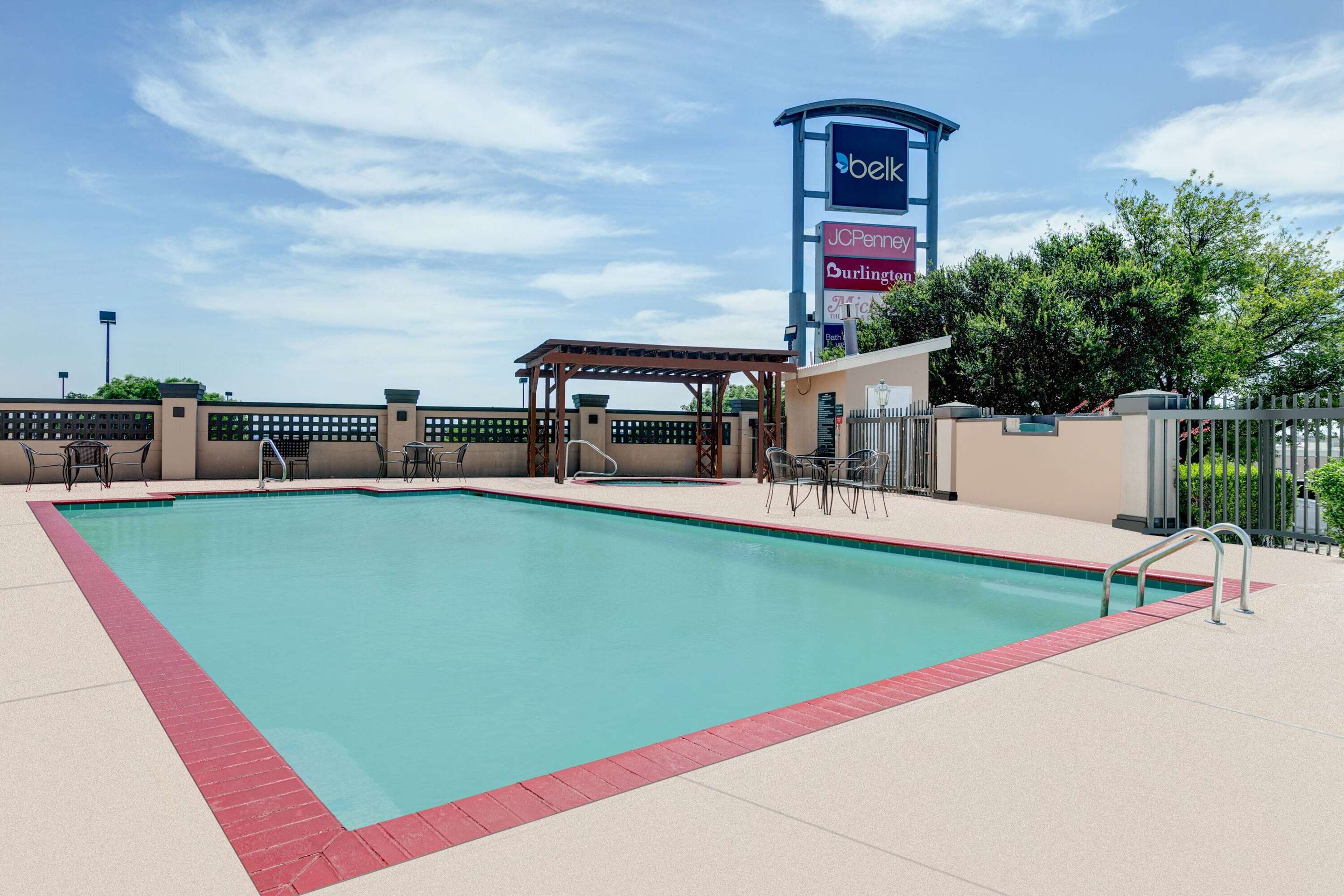Pool - indoor | La Quinta Inn & Suites by Wyndham Weatherford