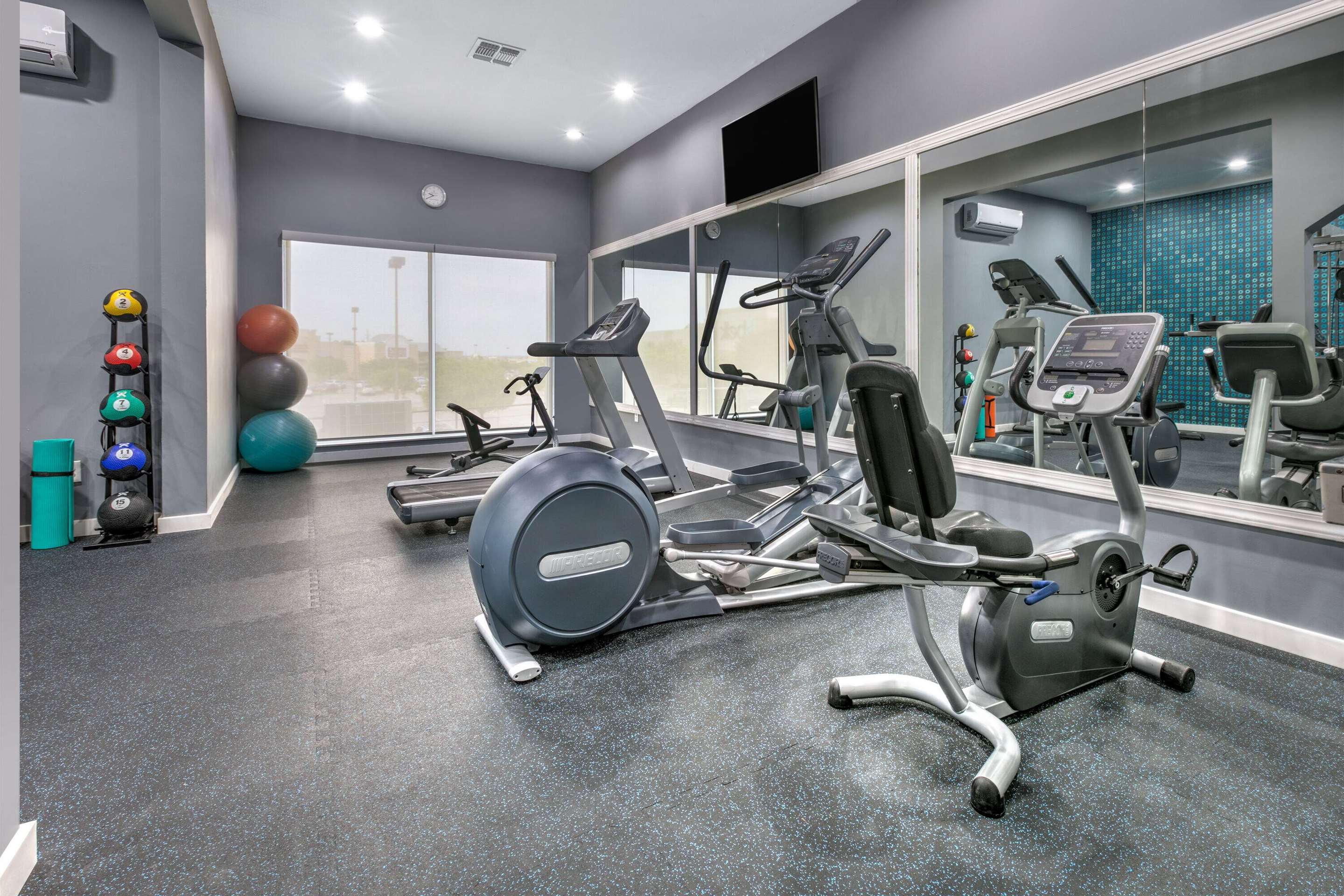 Health club fitness center gym | La Quinta Inn & Suites by Wyndham Weatherford