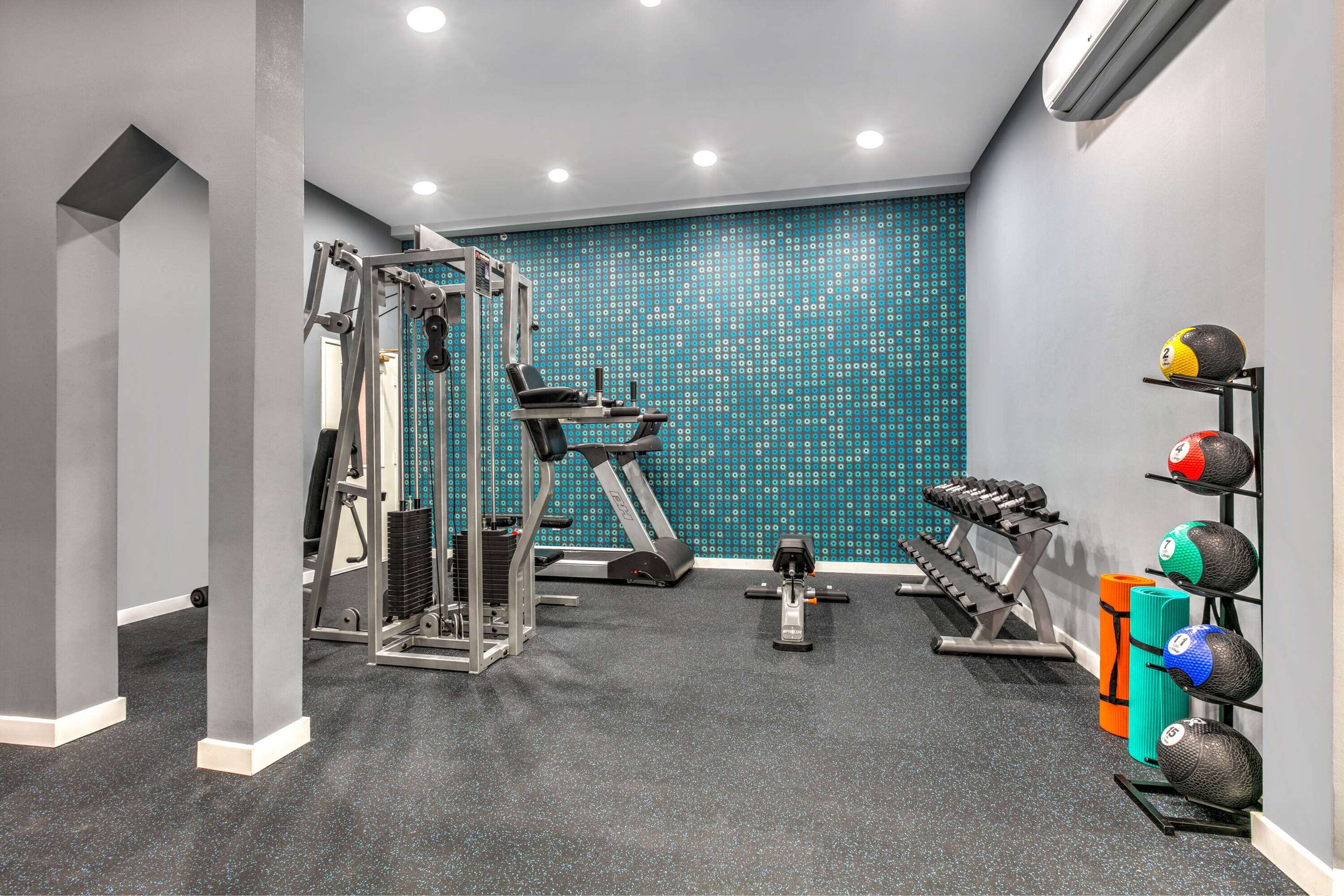 Health club fitness center gym | La Quinta Inn & Suites by Wyndham Weatherford
