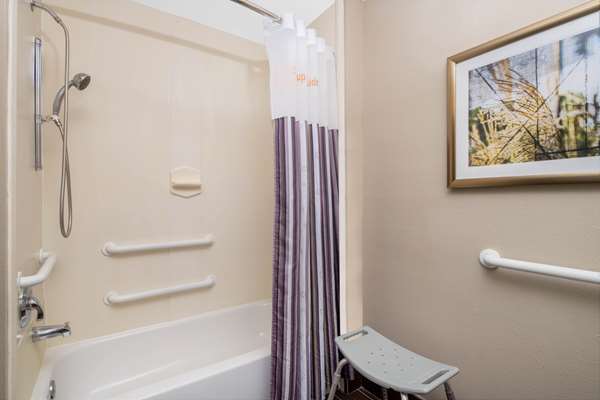  - La Quinta Inn & Suites Stockbridge - I-75, Exit 228