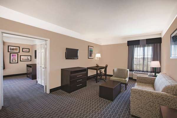 Suite - La Quinta Inn & Suites West Beaumont - I-10, Exit 848