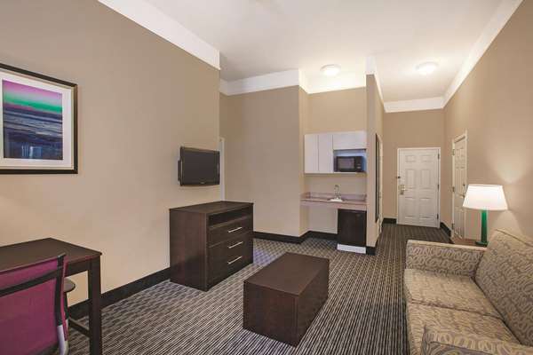 Suite - La Quinta Inn & Suites West Beaumont - I-10, Exit 848