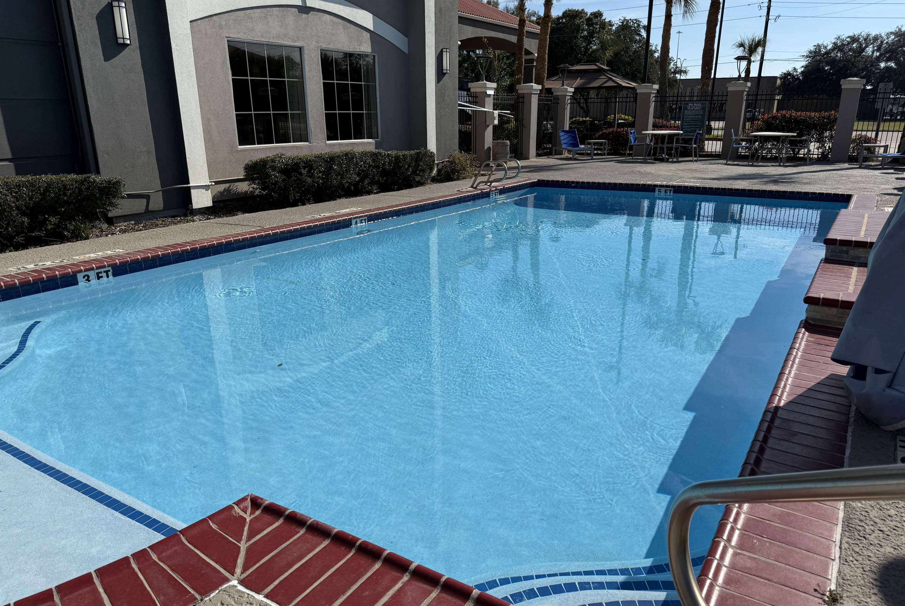 Pool | La Quinta by Wyndham Beaumont West