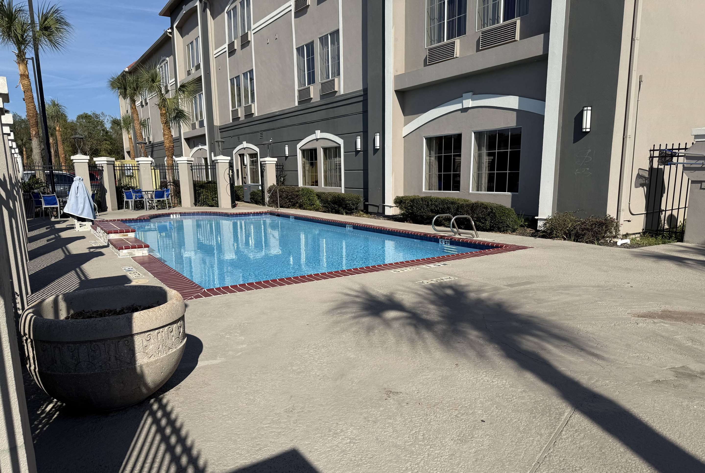 Pool | La Quinta by Wyndham Beaumont West
