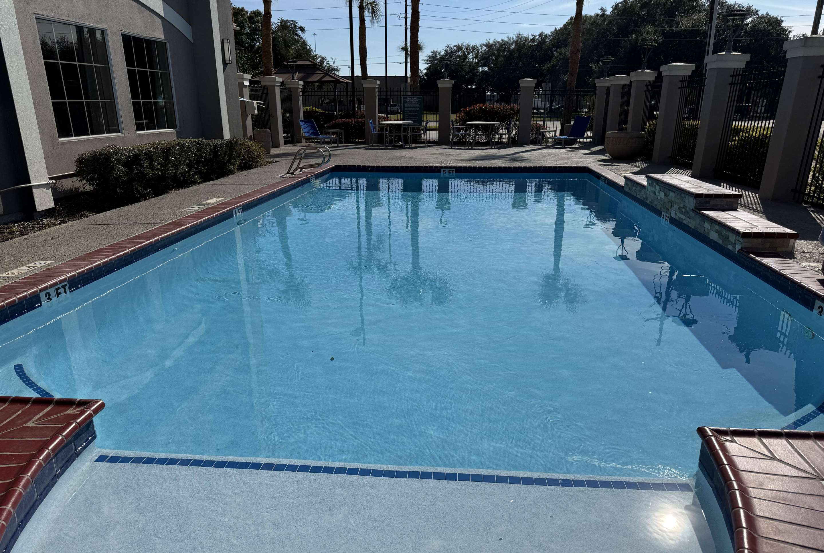 Pool | La Quinta by Wyndham Beaumont West