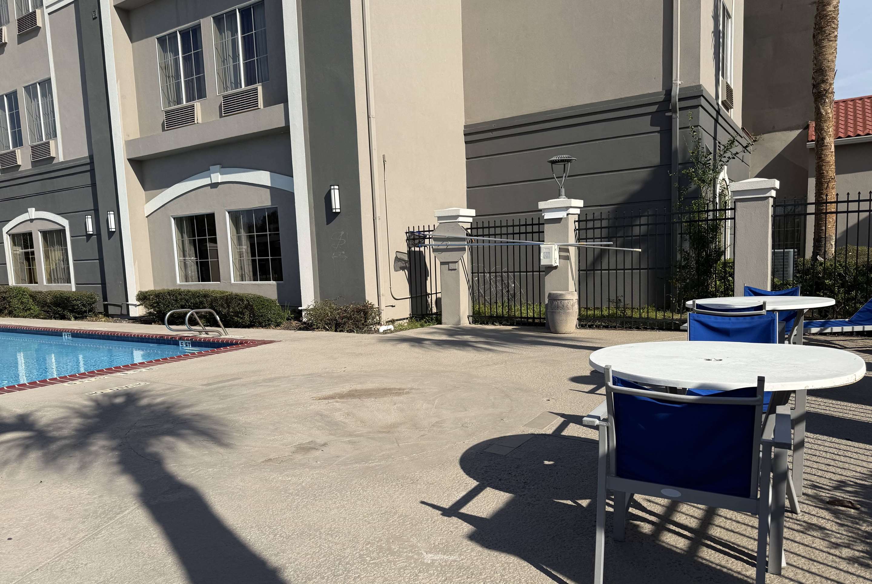 Pool | La Quinta by Wyndham Beaumont West