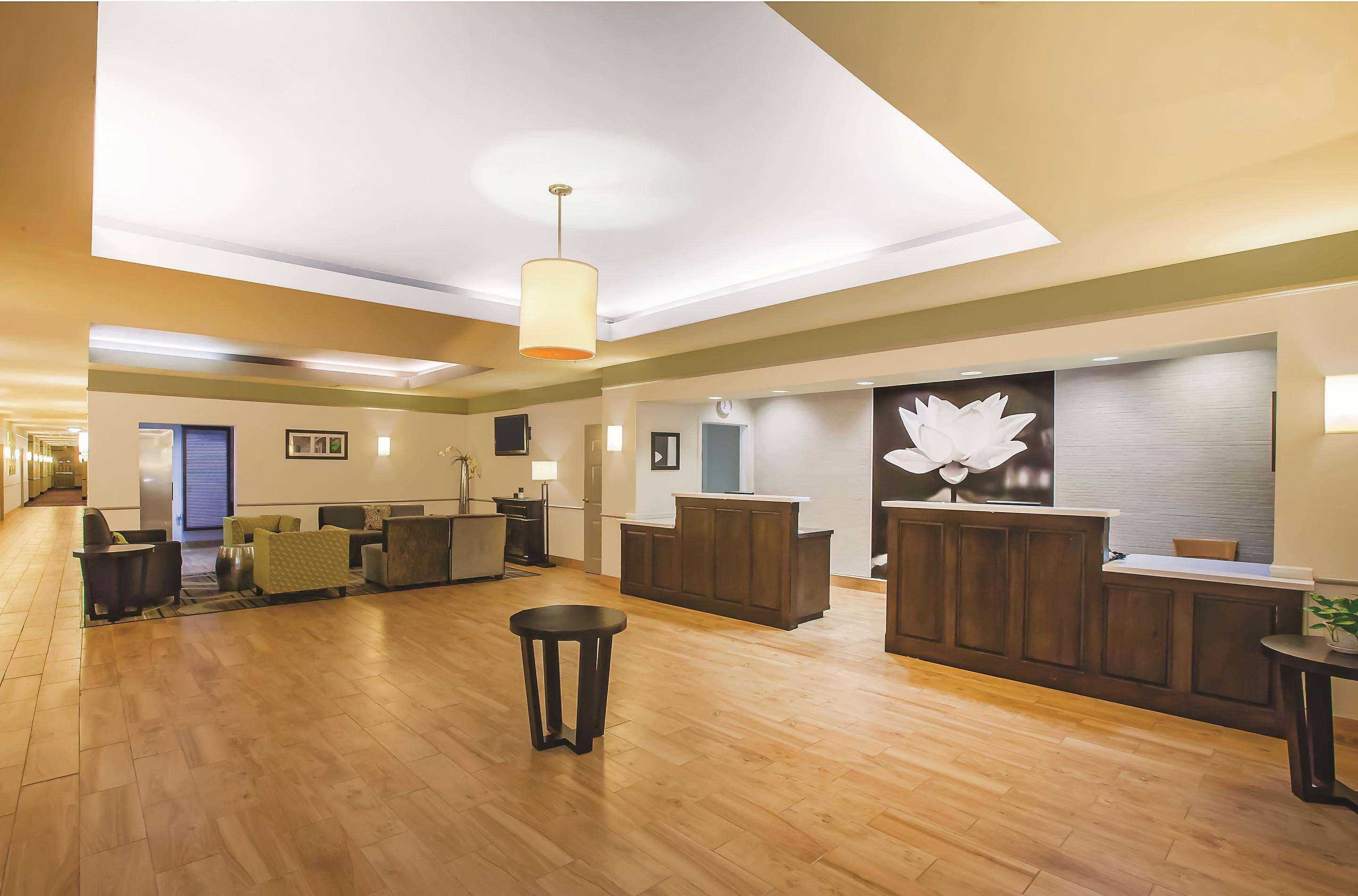 Lobby | La Quinta by Wyndham Beaumont West