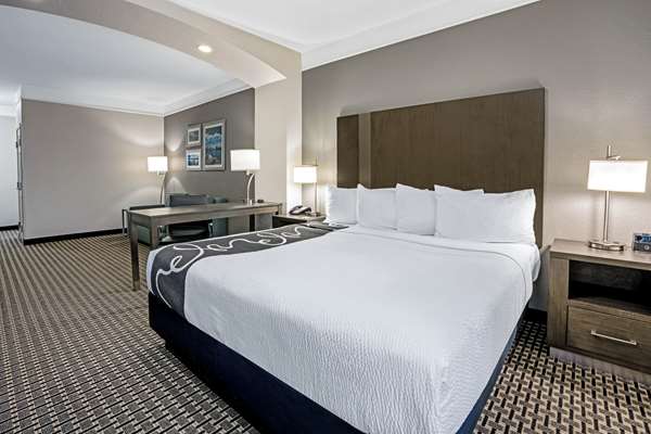 Suite - La Quinta Inn & Suites Conroe - I-45, Exit 90