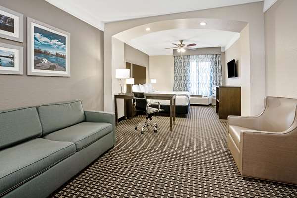Suite - La Quinta Inn & Suites Conroe - I-45, Exit 90