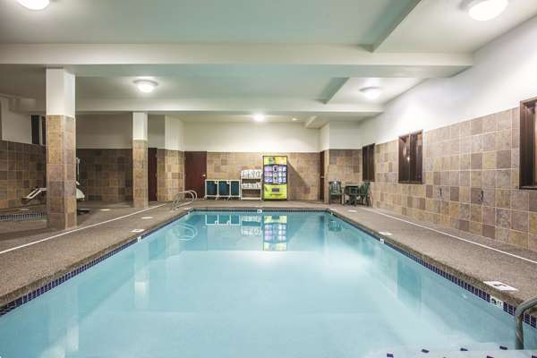 Pool - La Quinta Inn & Suites Airport Portland - I-205, Exit 24
