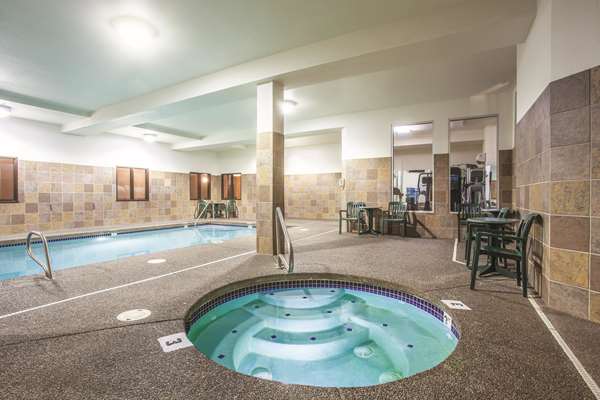 Pool - La Quinta Inn & Suites Airport Portland - I-205, Exit 24