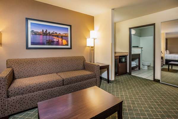 Suite - La Quinta Inn & Suites Airport Portland - I-205, Exit 24