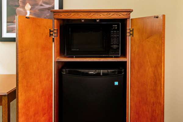  - La Quinta Inn Santa Rosa - I-40, Exit 275