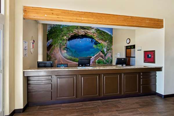  - La Quinta Inn Santa Rosa - I-40, Exit 275