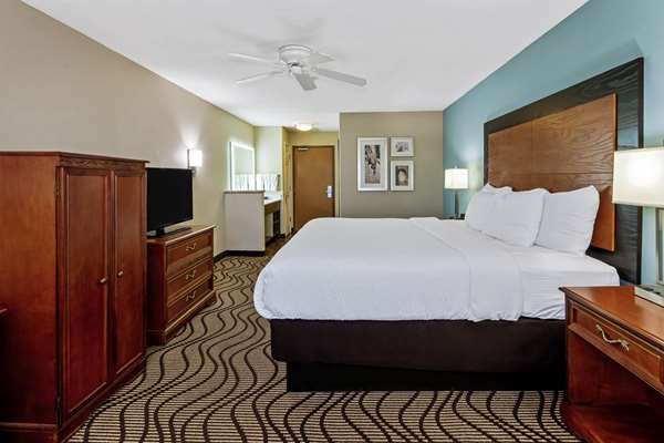  - La Quinta Inn Santa Rosa - I-40, Exit 275