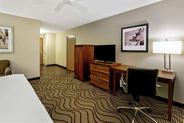  - La Quinta Inn Santa Rosa - I-40, Exit 275