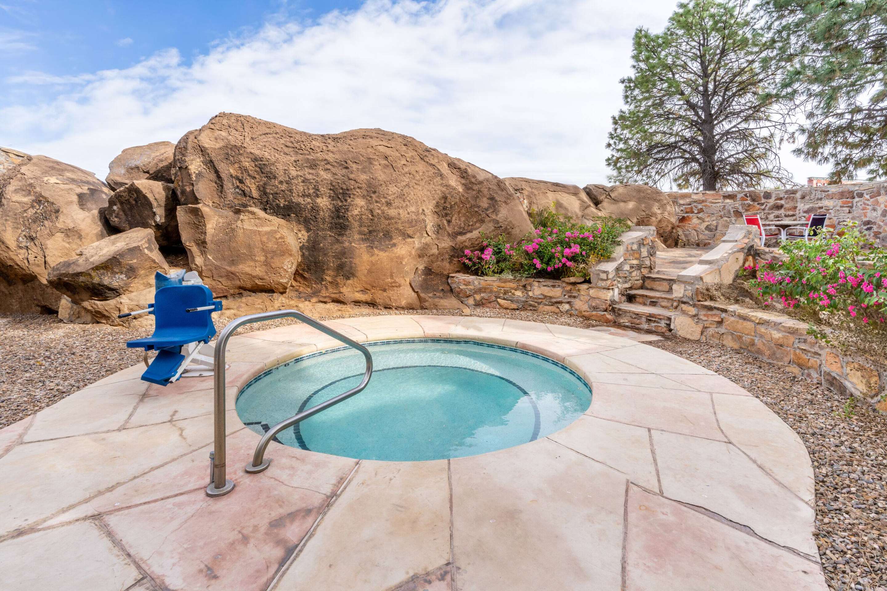 Pool | La Quinta Inn & Suites by Wyndham Santa Rosa